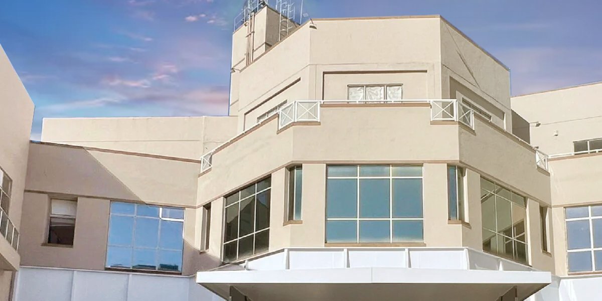 Elegancia, Estilo y Funcionalidad en la nueva Marquesina y Cubierta del DOWNTOWN